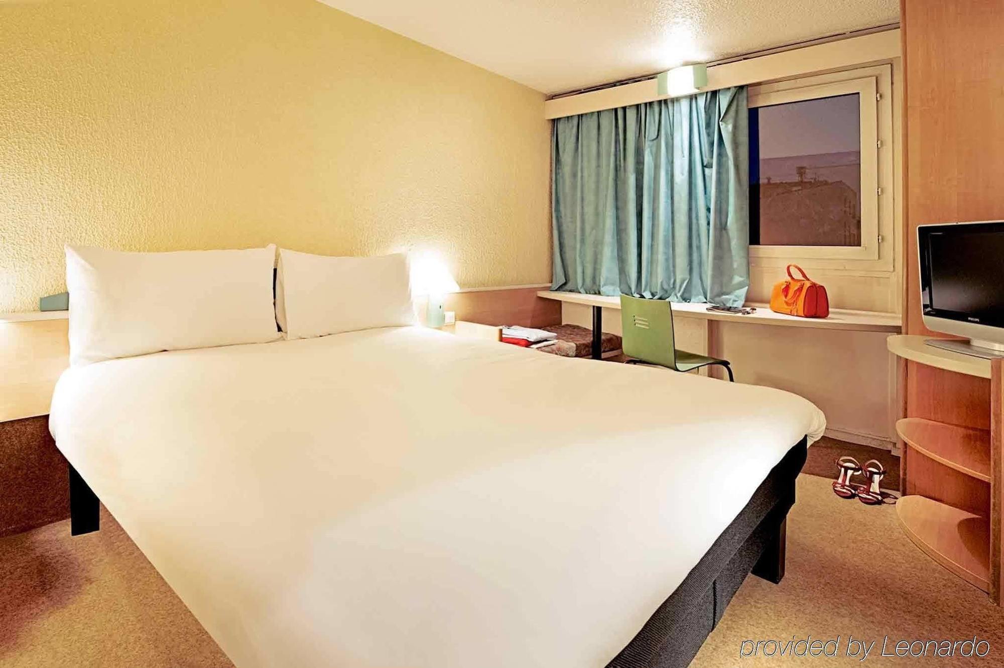 Ibis Mulhouse Ile Napoleon Hotel Sausheim Exterior photo